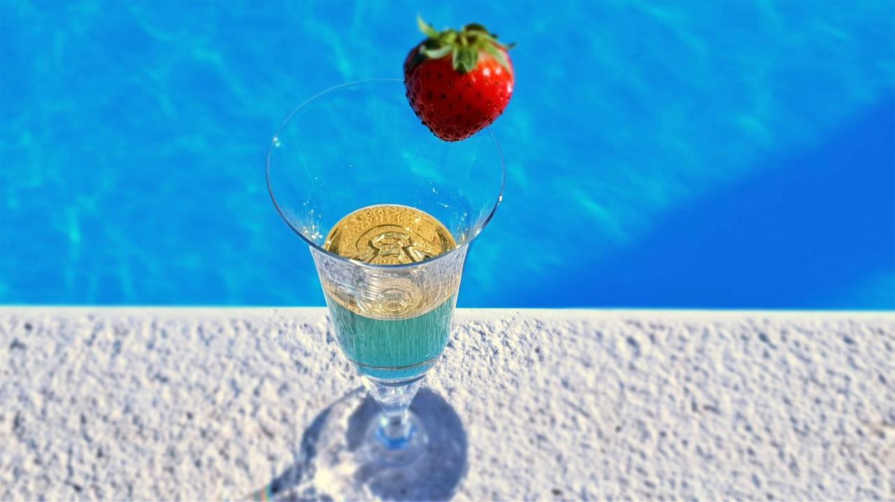 Anas Lagoon Holiday House With Pool At Azure Beach Мали Дървеник Екстериор снимка