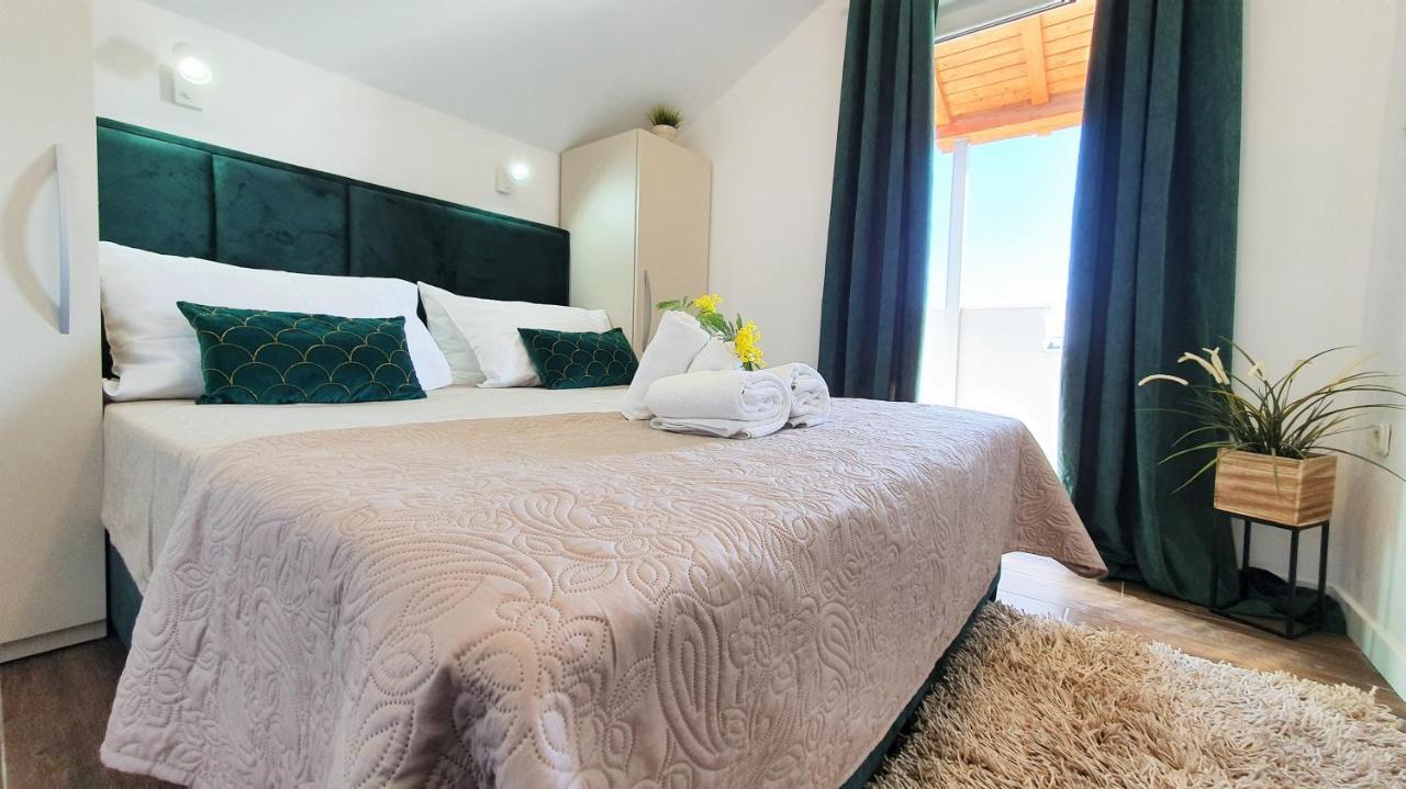 Anas Lagoon Holiday House With Pool At Azure Beach Мали Дървеник Екстериор снимка