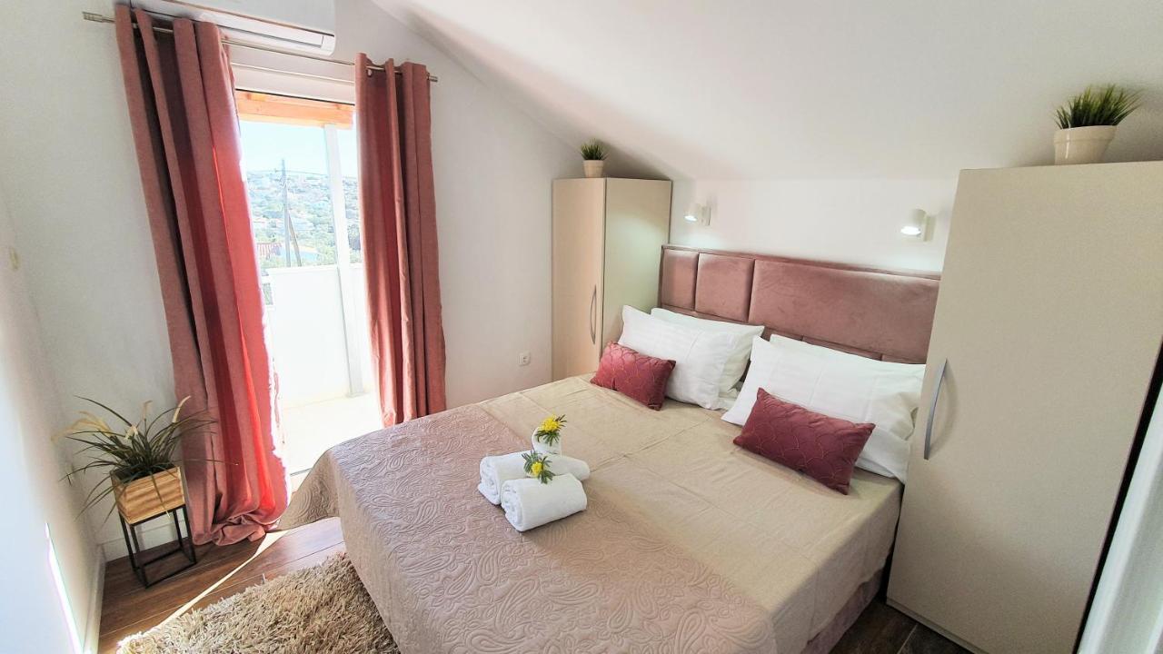 Anas Lagoon Holiday House With Pool At Azure Beach Мали Дървеник Екстериор снимка
