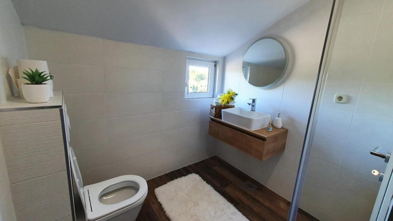 Anas Lagoon Holiday House With Pool At Azure Beach Мали Дървеник Екстериор снимка