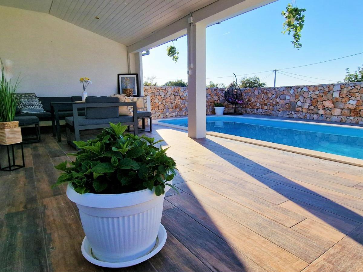 Anas Lagoon Holiday House With Pool At Azure Beach Мали Дървеник Екстериор снимка