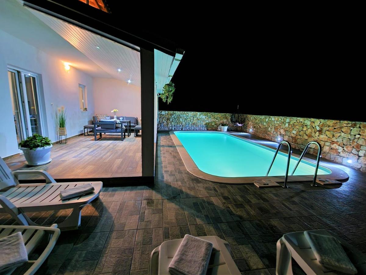 Anas Lagoon Holiday House With Pool At Azure Beach Мали Дървеник Екстериор снимка